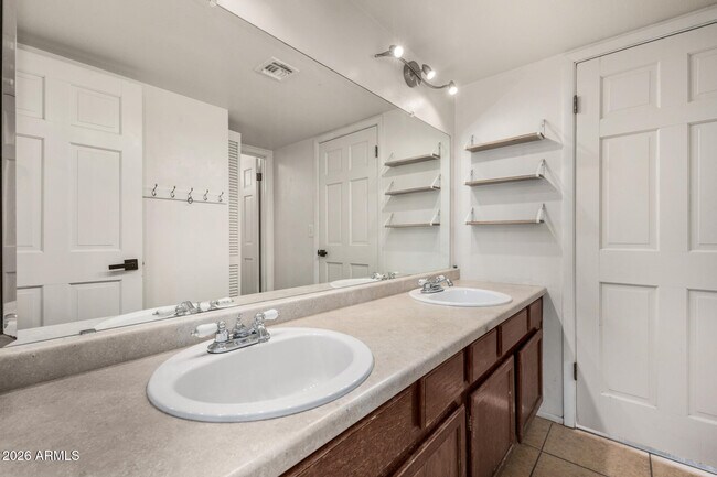 Building Photo - 18653 N 43rd Dr