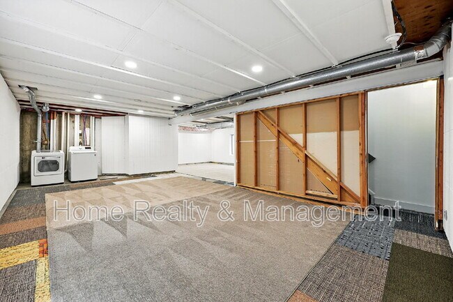 Building Photo - 13348 Ash Cir