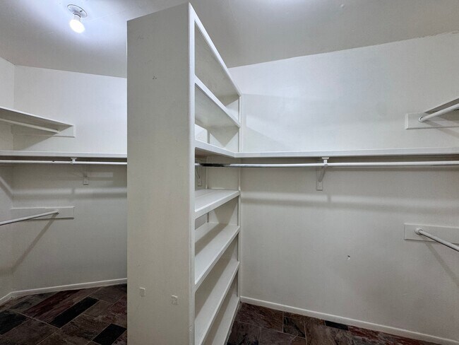Building Photo - 8215 Turnmill Ct