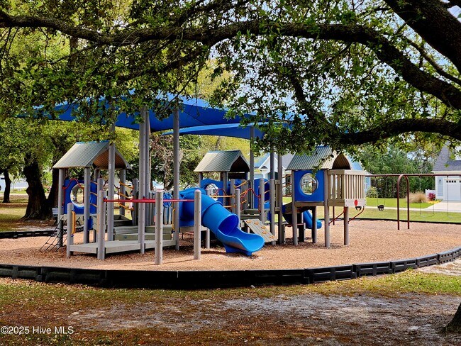 Building Photo - 380 Lake Firefly Loop
