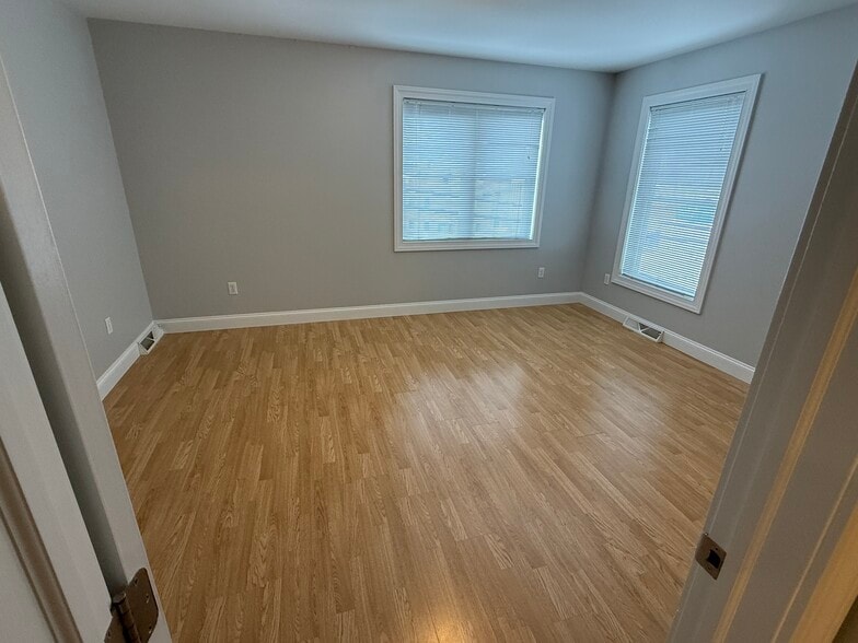 Bedroom - 300 Saratoga Ave