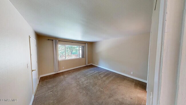 Building Photo - 2585 Northshore Ln