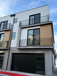 Building Photo - 43 N 100 E