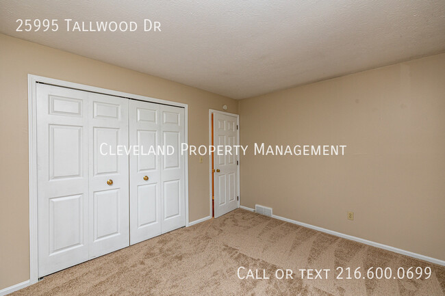 Building Photo - 25995 Tallwood Dr