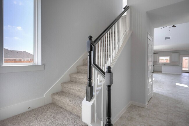 Building Photo - 21251 Shr Blf Dr