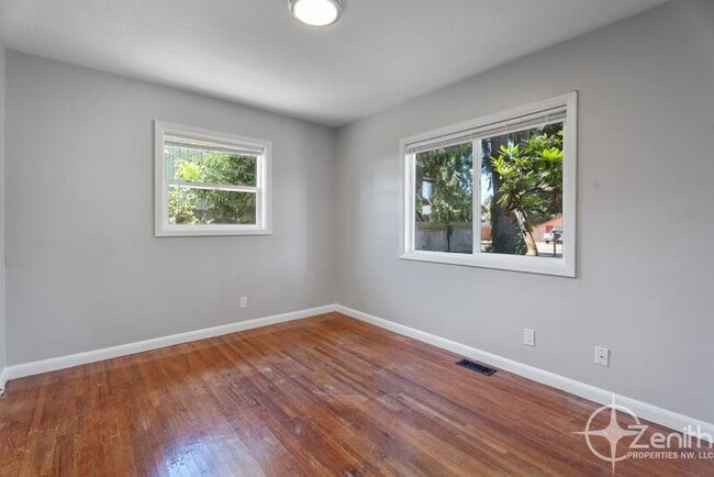 Building Photo - 4207 NE 59th Ave