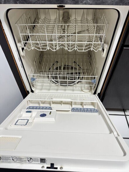 Building Photo - 283 Sassafras Ct