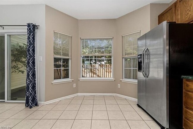 Building Photo - 4975 Kemps Lake Dr