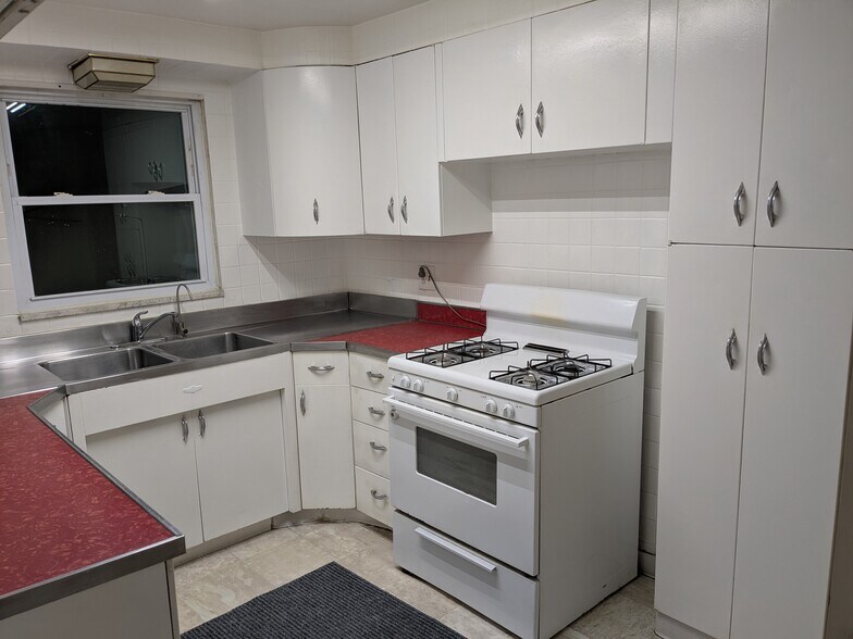 Building Photo - 920 S Braddock Ave