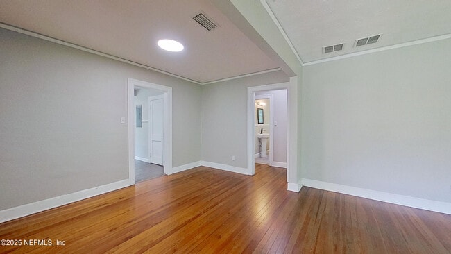 Building Photo - 257 E 47th St