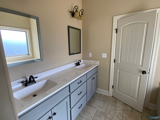 Building Photo - 111 Fawn Forest Dr