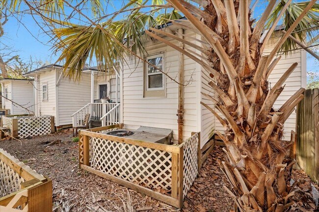 Building Photo - 1708 Lennox Ct