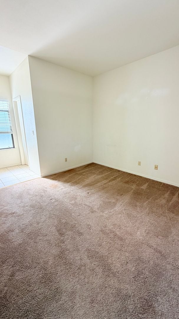 Building Photo - 15 Invincible Ct