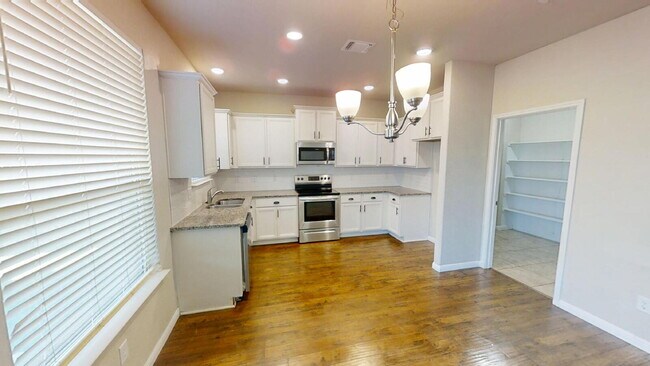 Building Photo - "Spacious 4-Bedroom Killeen Gem with Elega...