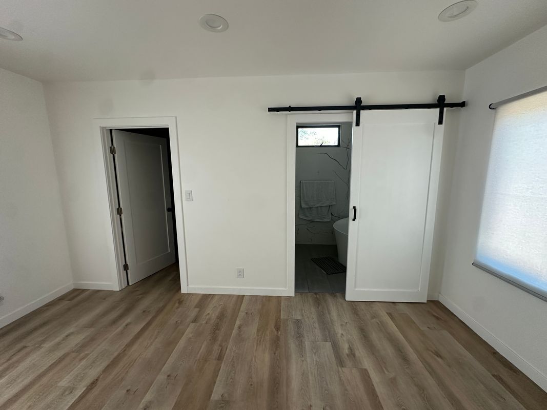 Building Photo - 3905 Gaviota Ave