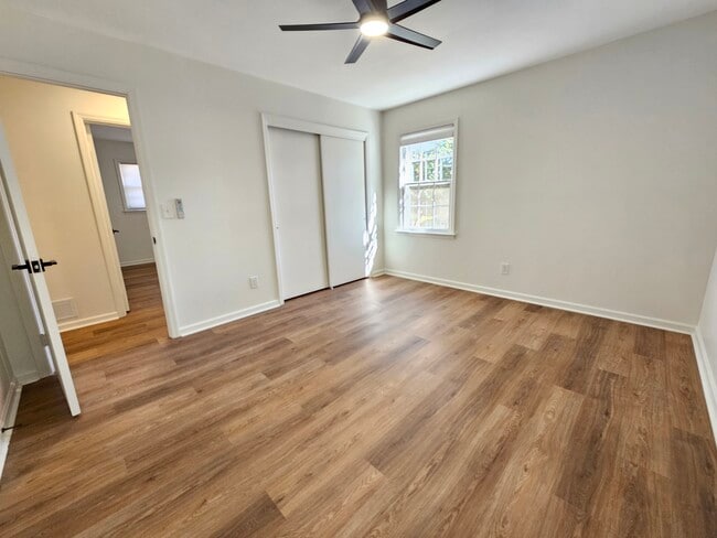 Building Photo - 3501 Montreal Way