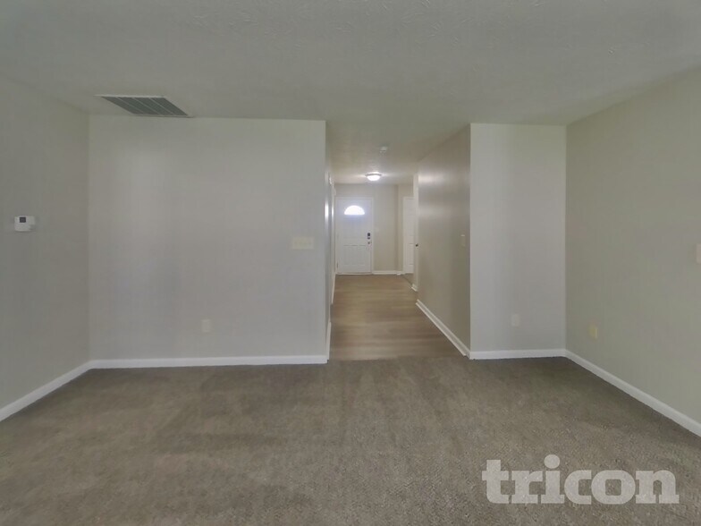 Building Photo - 214 Rolling Ridge Dr