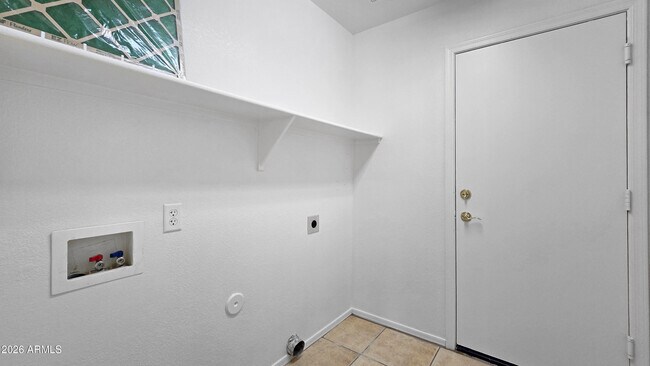 Building Photo - 10225 N 94th Ln