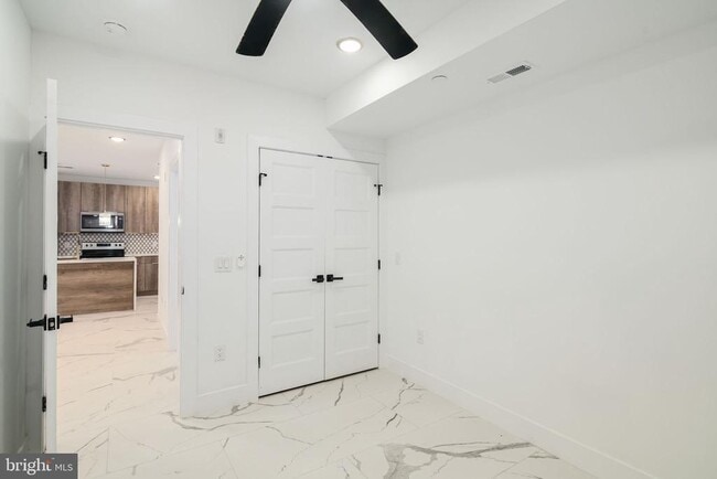 Building Photo - 2000 N Front St