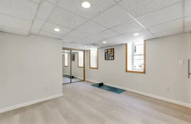 Building Photo - 19-21-21 Mt Vernon St