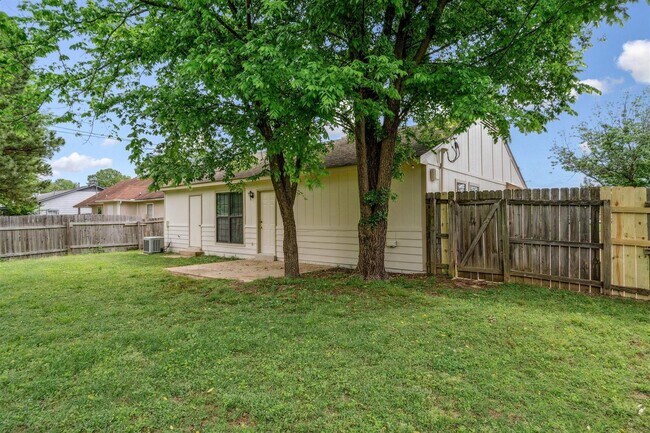 Building Photo - 7268 Country Side Rd