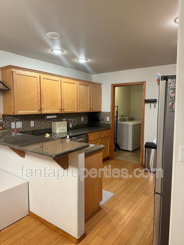 Building Photo - 320 Zillah Pl SE