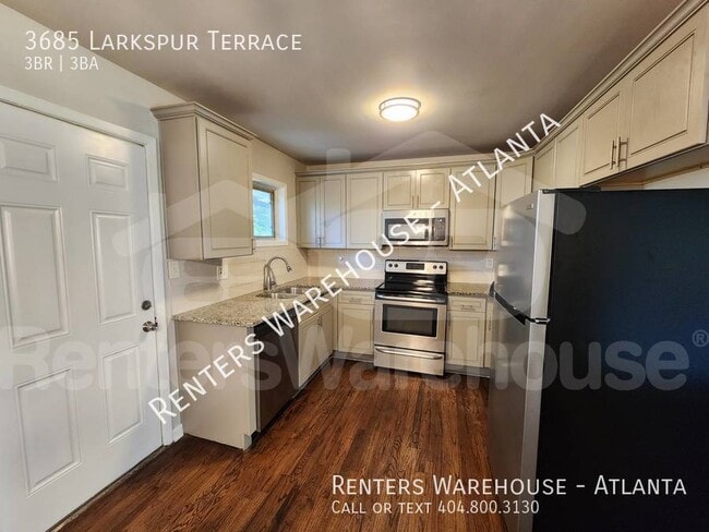 Building Photo - &quot;Modern Elegance Meets Comfort: Your ...