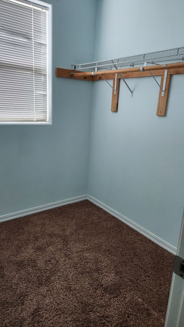 Building Photo - 3bed 2.5 bath house near Park Orchard School