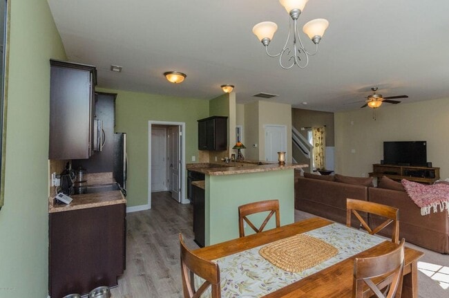 Building Photo - 219 Peggy's Trce