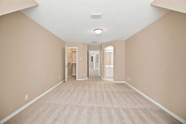 Building Photo - 14715 Golden Bough Ln