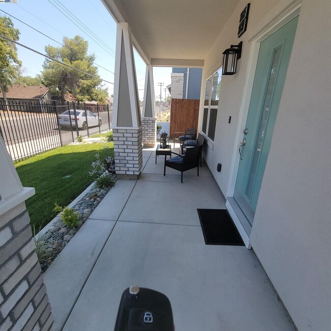 Building Photo - 2627 Beaumont St