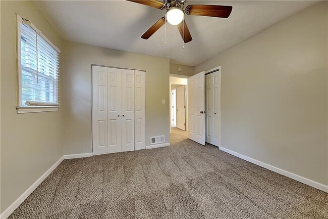 Building Photo - 2755 Hickory Cir