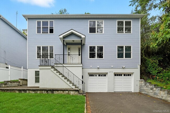 Primary Photo - 171 Frederic St