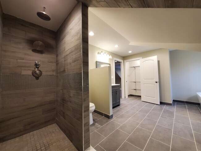 Building Photo - 2914 Hurlbut St