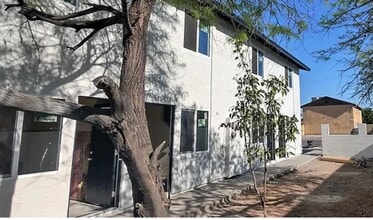 Building Photo - 2 BEDROOM IN SURPRISE W SMALL YARD