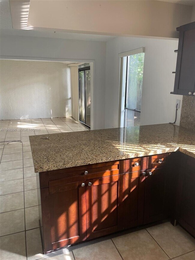 Building Photo - 2191 Bayberry Dr