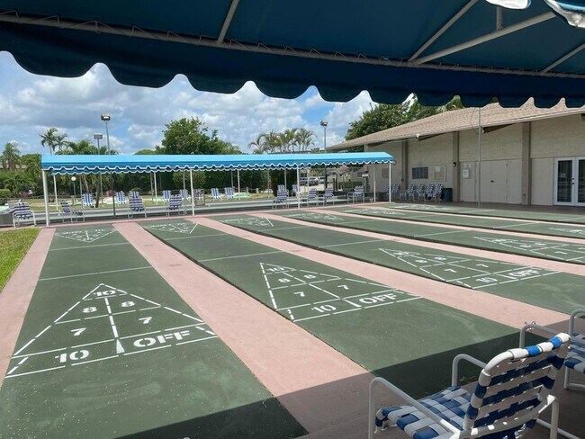 Building Photo - 770 Lori Dr