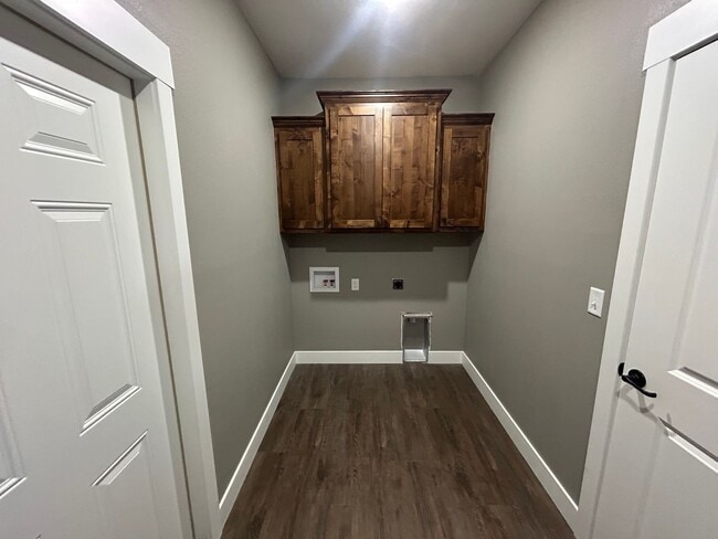 Building Photo - Italian Estates Property Management