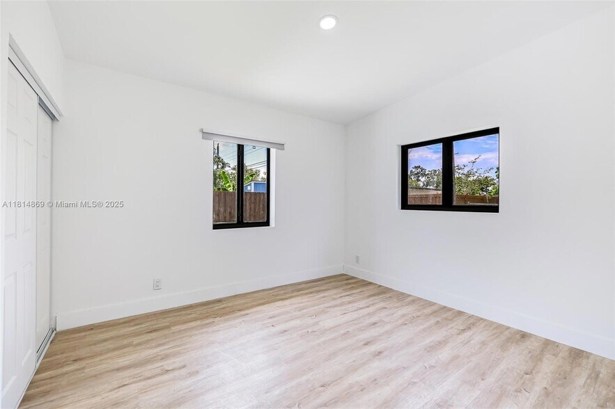 Building Photo - 3105 SW 16th St