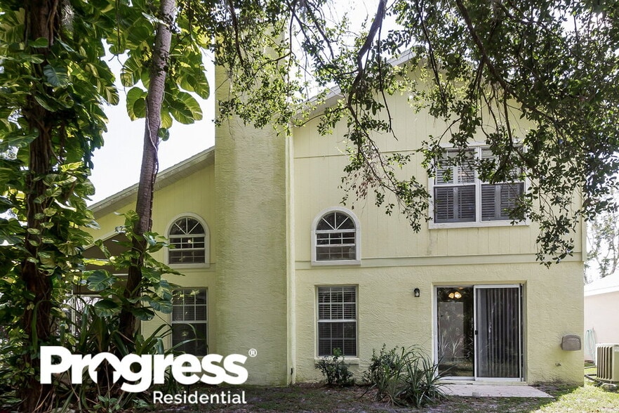 Building Photo - 637 Silver Birch Pl