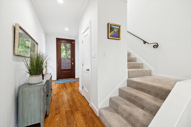 Building Photo - 4510 Mandell St