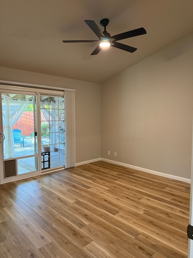 Building Photo - Charming 2-bedroom, 2-bathroom home locate...