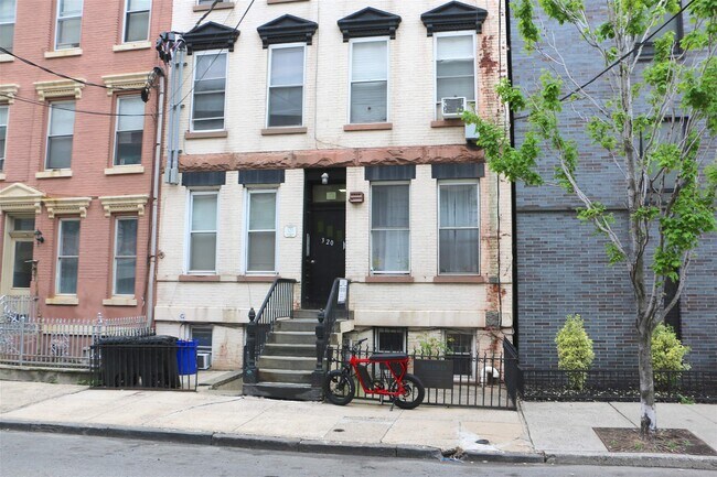 Building Photo - 320 Jefferson St