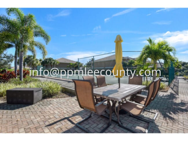 Building Photo - Fantastic Fully furnished 2 bedroom plus den 1 car garage condo in Casa Di Fiori.