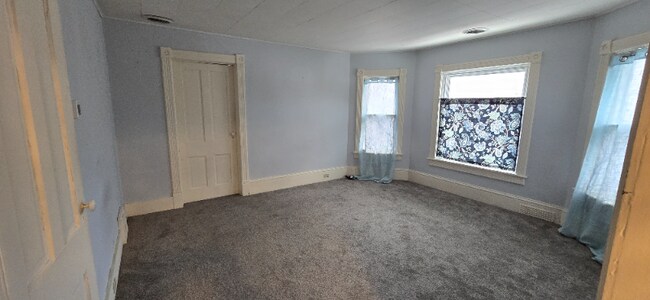 Building Photo - 724 N Evans St