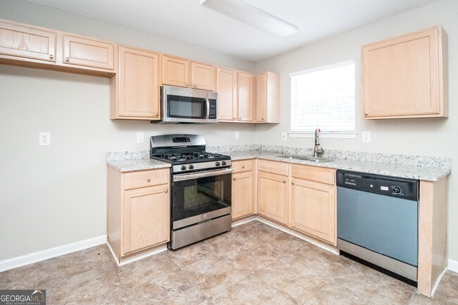 Building Photo - 7522 Clear Creek Approach