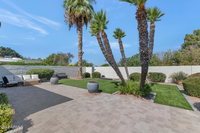 Building Photo - 7328 E Krall St