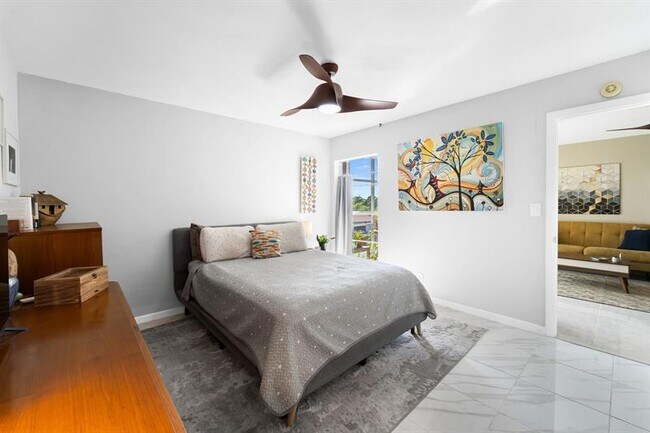 Building Photo - 3000 NE 16th Ave