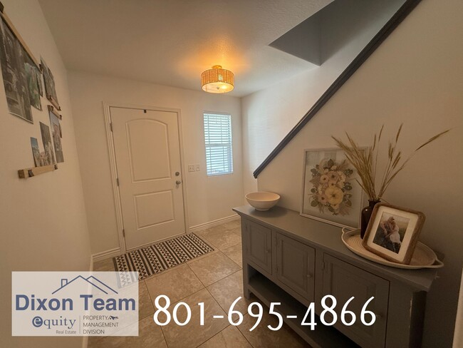 Building Photo - 2390 S Knights Way