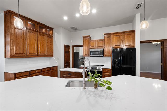 Building Photo - 19 Shady Creek Ln